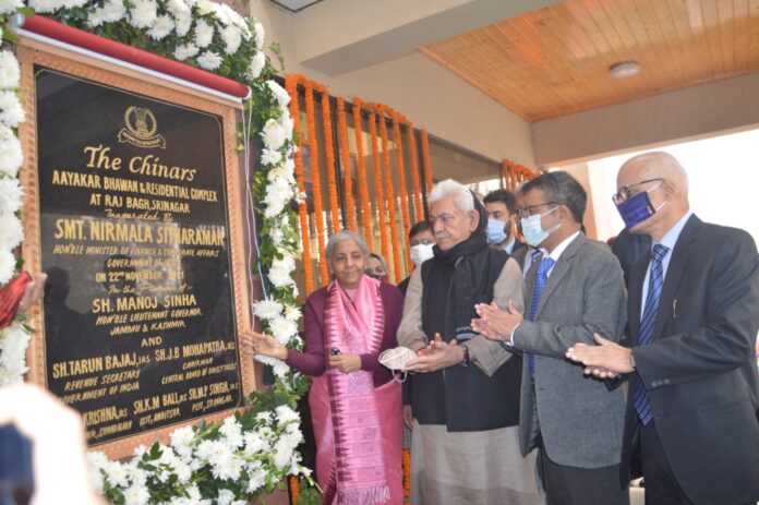 Union Finance Minister, Lt Governor during the inauguration new Aayakar Bhawan cum residential complex at Srinagar (1)