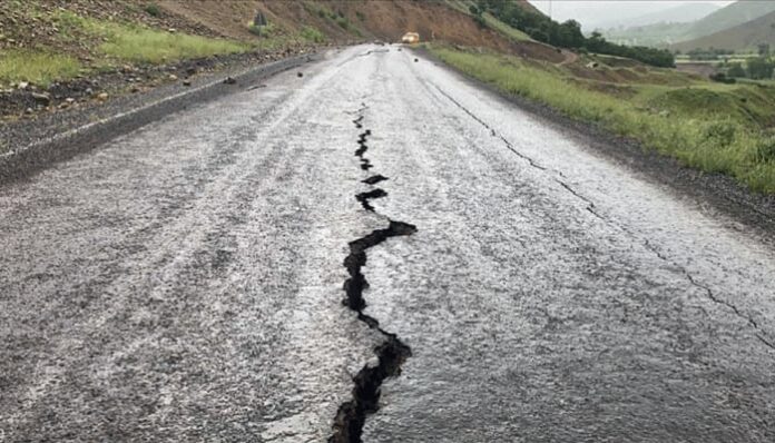 890242-guj-kutch-earthquake
