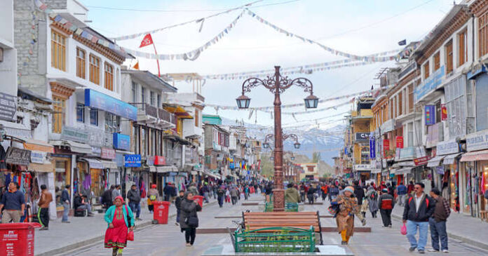 og-shopping-in-Ladakh
