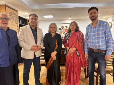 meeting with DCH and secretary textiles